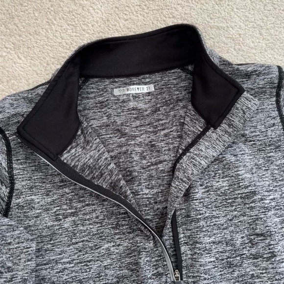 Workout top 3/4 zip - Picture 4 of 4